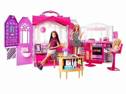 Barbie - Glam Getaway House and Doll (CFB65)
